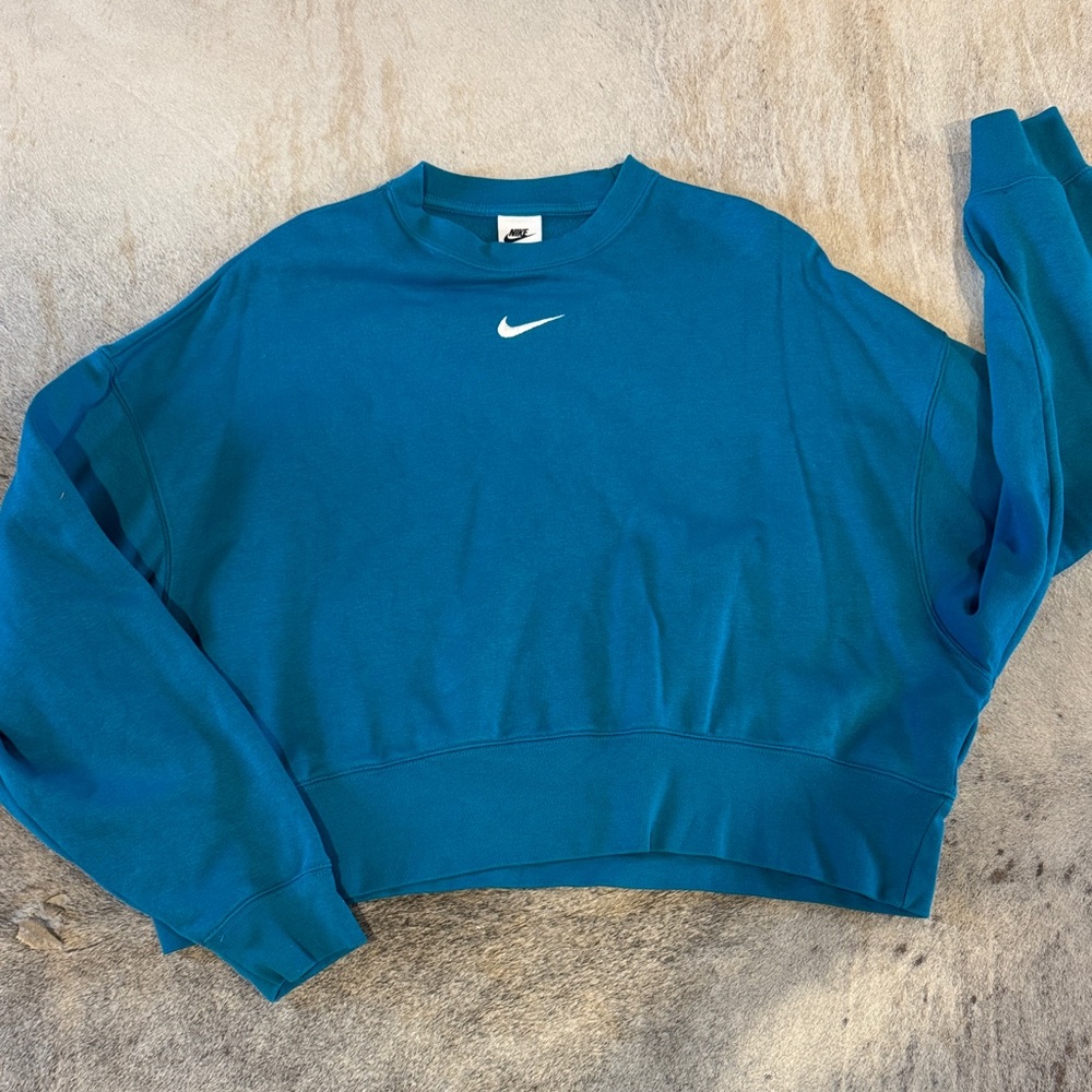Nike Women's Teal Crew Neck Sweater